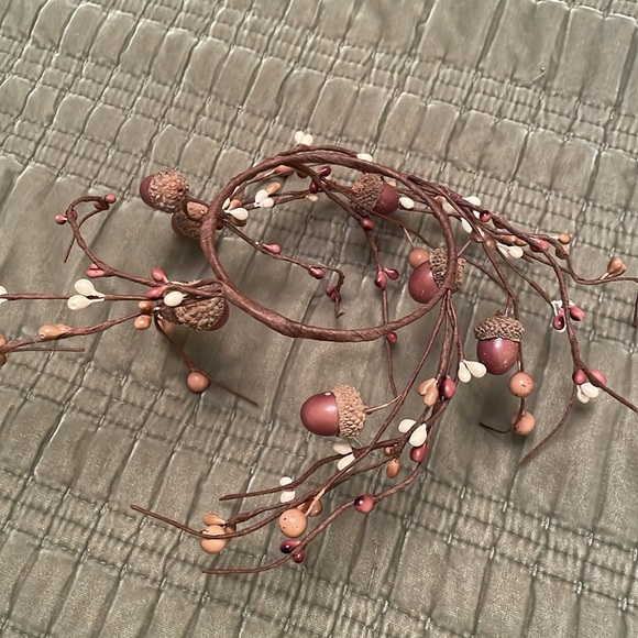 Fall Candle Ring with Faux Acorns & Pip Berries - Picture 6 of 8